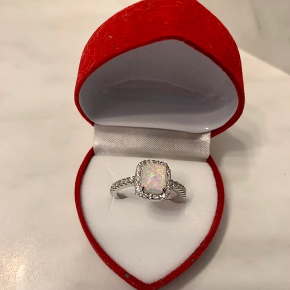 Faux Opal Ring - Picture 4 of 4